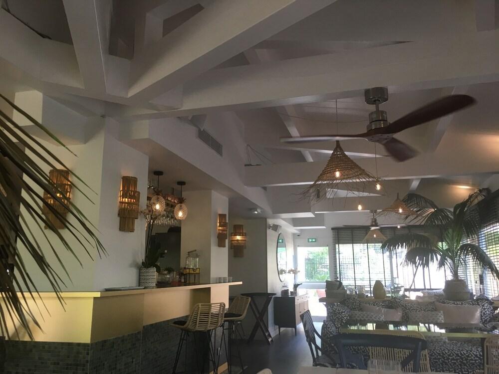 Hotel La Piscine Le Lavandou Zewnętrze zdjęcie